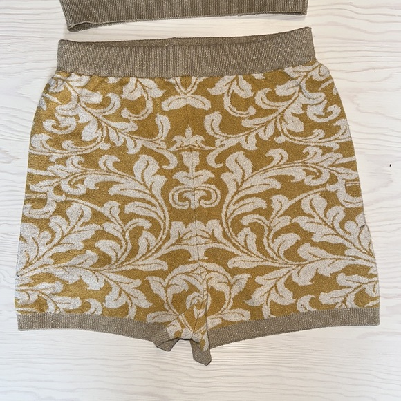 Sandro gold and white, two piece shorts and crop top - Picture 5 of 9